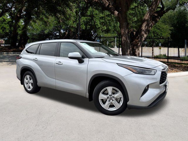 2024 Toyota Highlander LE