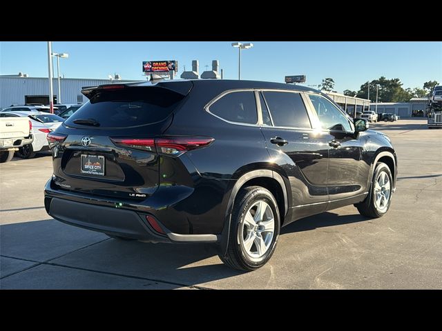 2024 Toyota Highlander LE