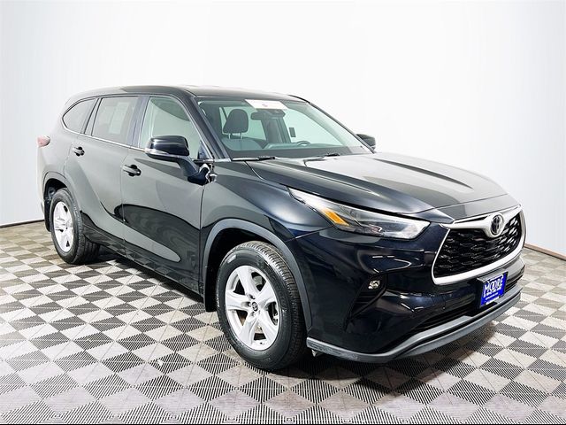 2024 Toyota Highlander LE