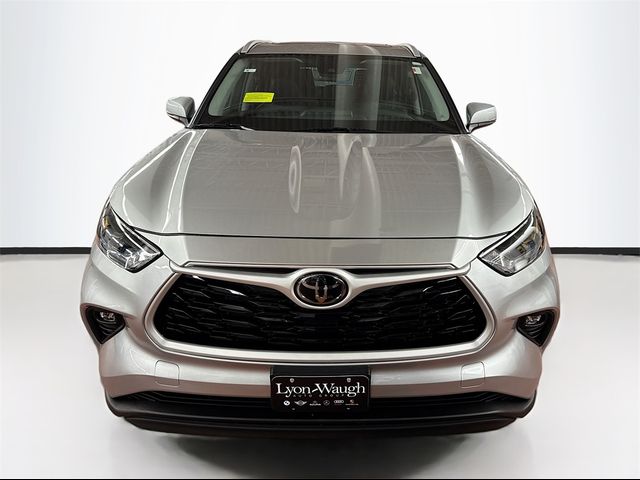 2024 Toyota Highlander LE