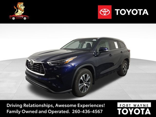 2024 Toyota Highlander LE