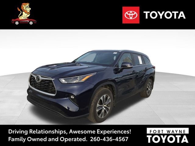 2024 Toyota Highlander LE