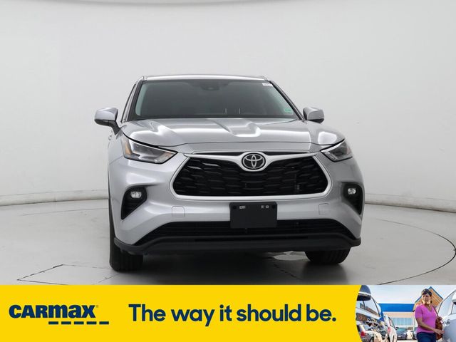 2024 Toyota Highlander LE