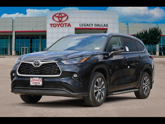 2024 Toyota Highlander LE