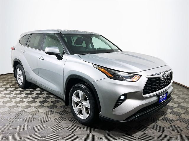 2024 Toyota Highlander LE