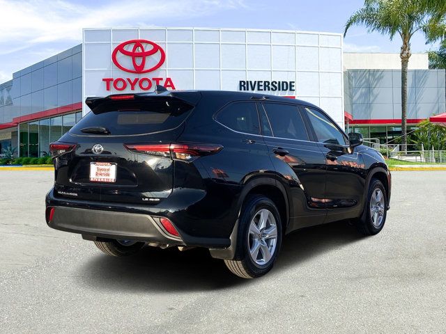 2024 Toyota Highlander LE