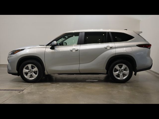 2024 Toyota Highlander LE