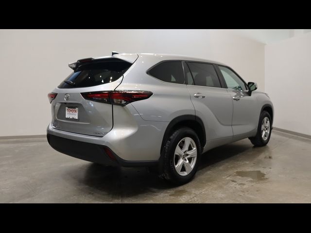 2024 Toyota Highlander LE