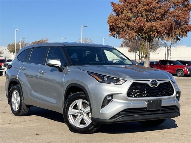 2024 Toyota Highlander LE