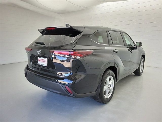 2024 Toyota Highlander LE