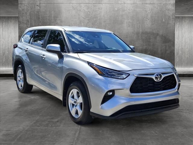 2024 Toyota Highlander LE