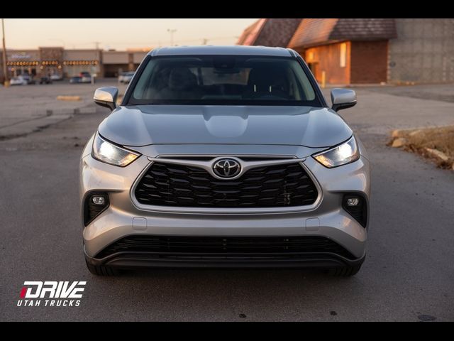 2024 Toyota Highlander LE