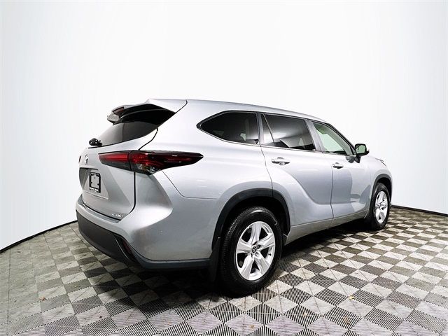 2024 Toyota Highlander LE