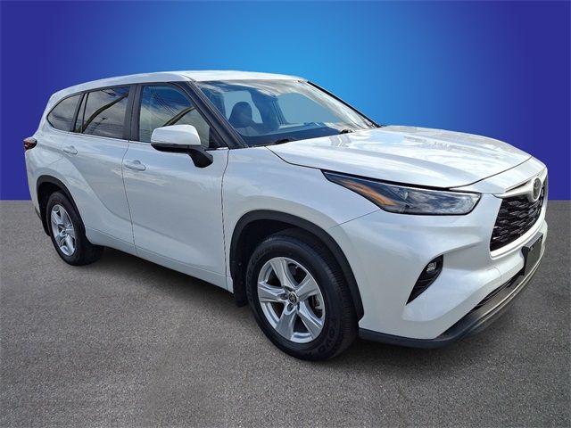 2024 Toyota Highlander LE