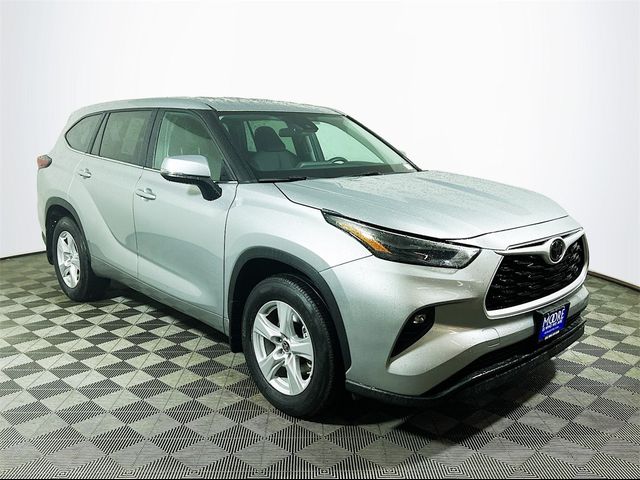 2024 Toyota Highlander LE