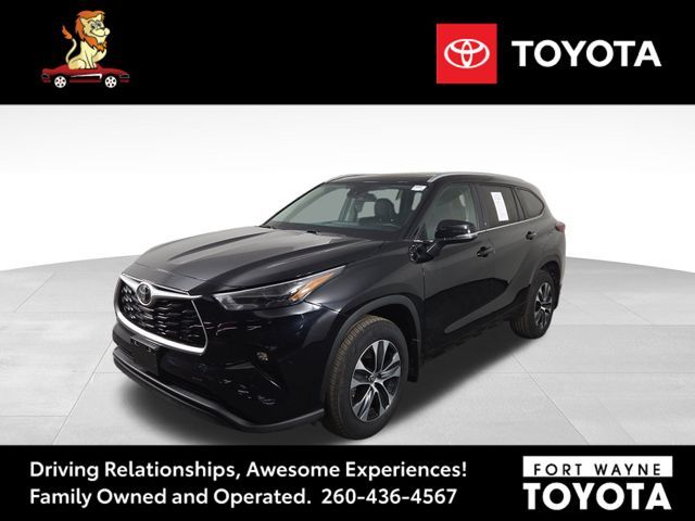 2024 Toyota Highlander LE