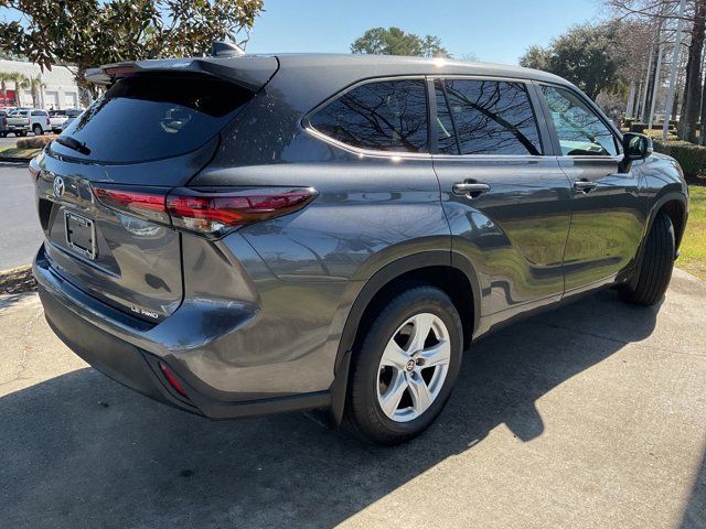 2024 Toyota Highlander LE