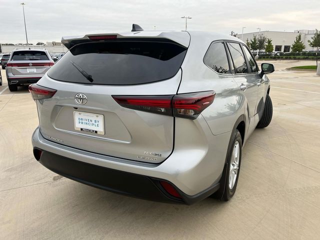 2024 Toyota Highlander LE