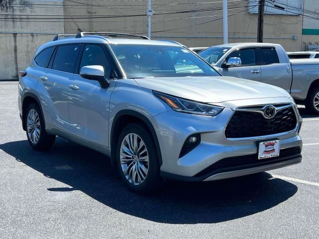 2024 Toyota Highlander Platinum