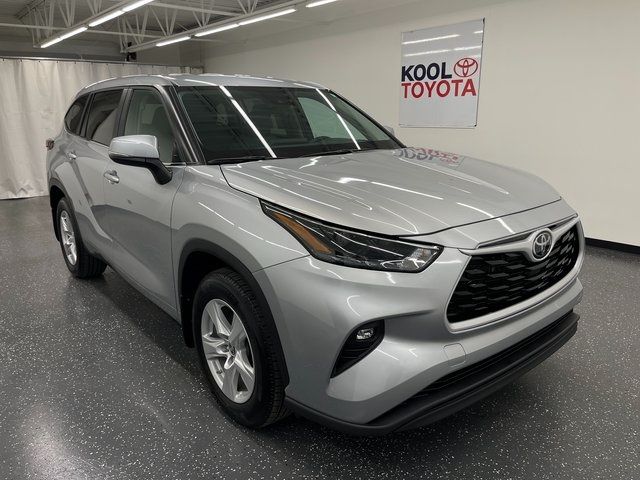 2024 Toyota Highlander LE