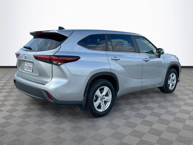 2024 Toyota Highlander LE