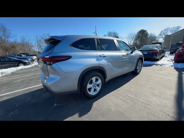 2024 Toyota Highlander LE