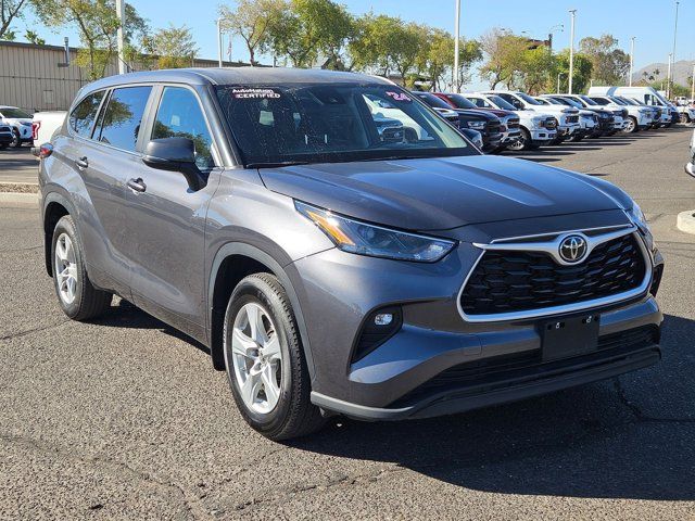 2024 Toyota Highlander LE