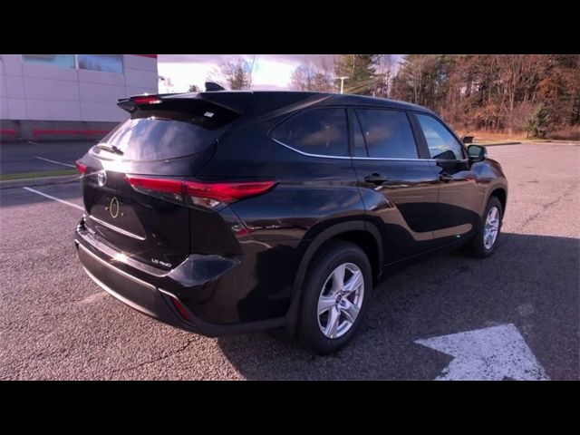 2024 Toyota Highlander LE