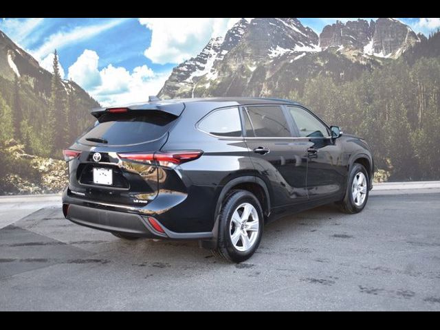 2024 Toyota Highlander LE