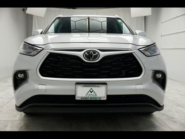 2024 Toyota Highlander LE