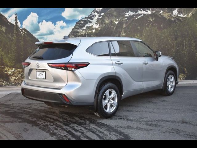 2024 Toyota Highlander LE