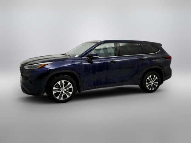 2024 Toyota Highlander LE