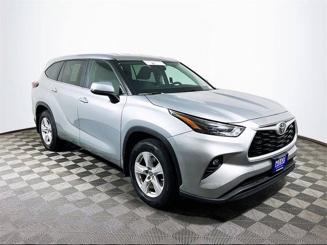 2024 Toyota Highlander LE