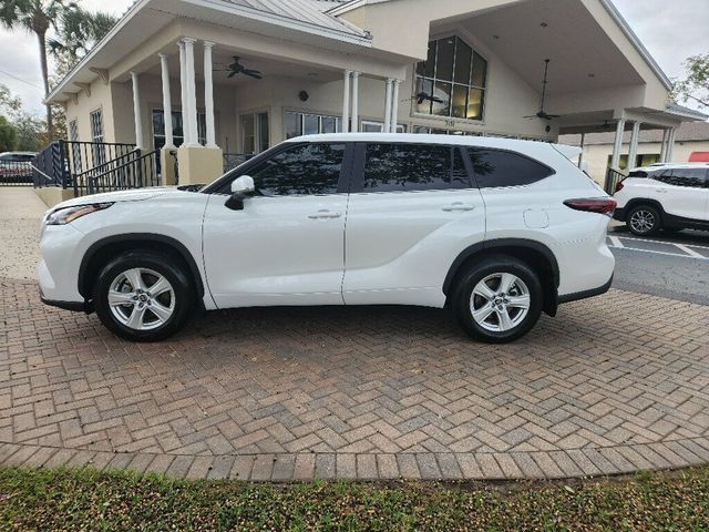 2024 Toyota Highlander LE