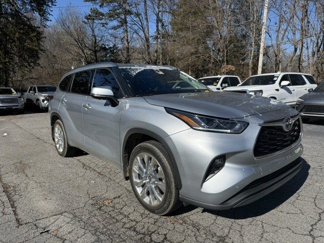 2024 Toyota Highlander LE