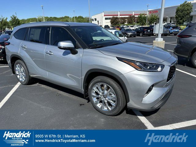 New 2024 Toyota Highlander Limited For Sale in Merriam, KS | Capital ...
