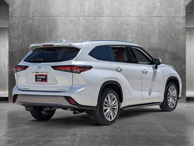 2024 Toyota Highlander Platinum