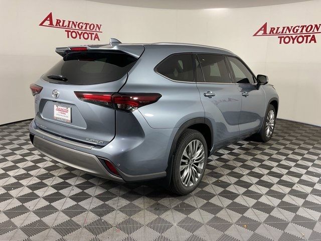 2024 Toyota Highlander Platinum