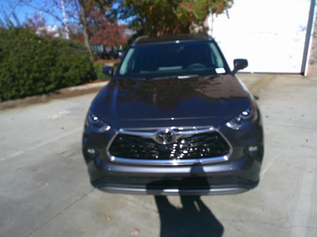 2024 Toyota Highlander Platinum