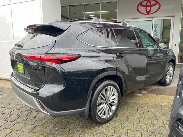 2024 Toyota Highlander Platinum