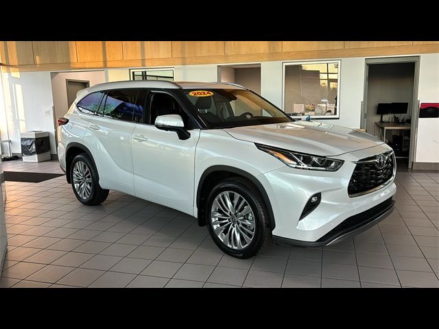 2024 Toyota Highlander Platinum