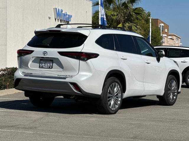 2024 Toyota Highlander 