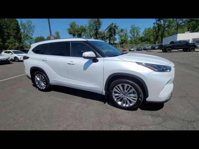 2024 Toyota Highlander Platinum