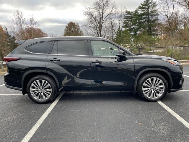 2024 Toyota Highlander Platinum