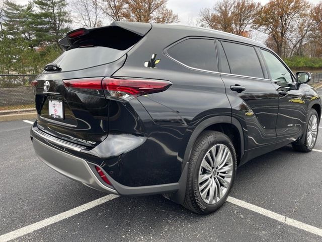 2024 Toyota Highlander Platinum