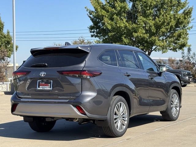 2024 Toyota Highlander Platinum