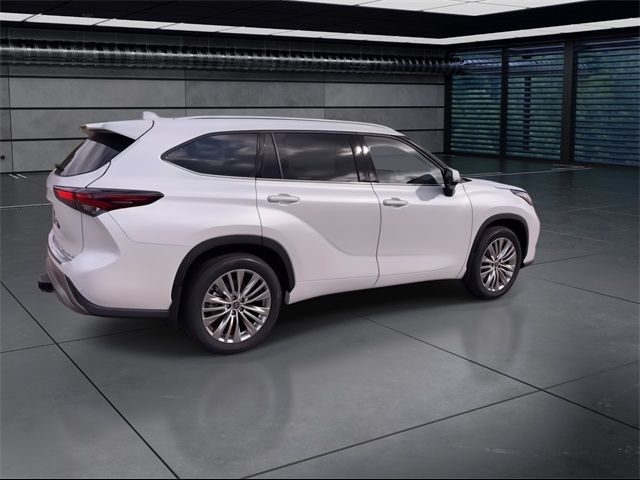 2024 Toyota Highlander 