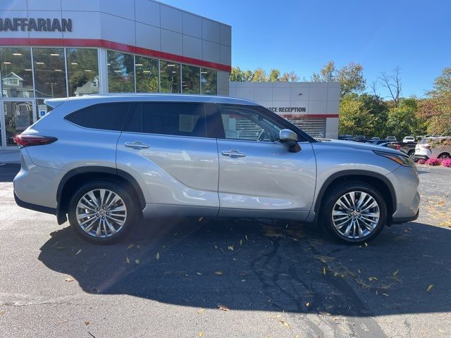 2024 Toyota Highlander Platinum