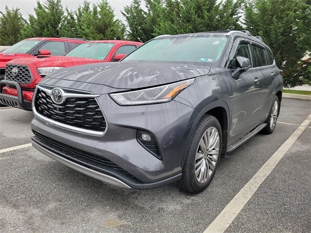 2024 Toyota Highlander LE