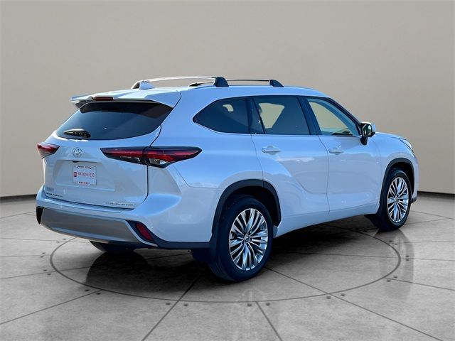 2024 Toyota Highlander Platinum